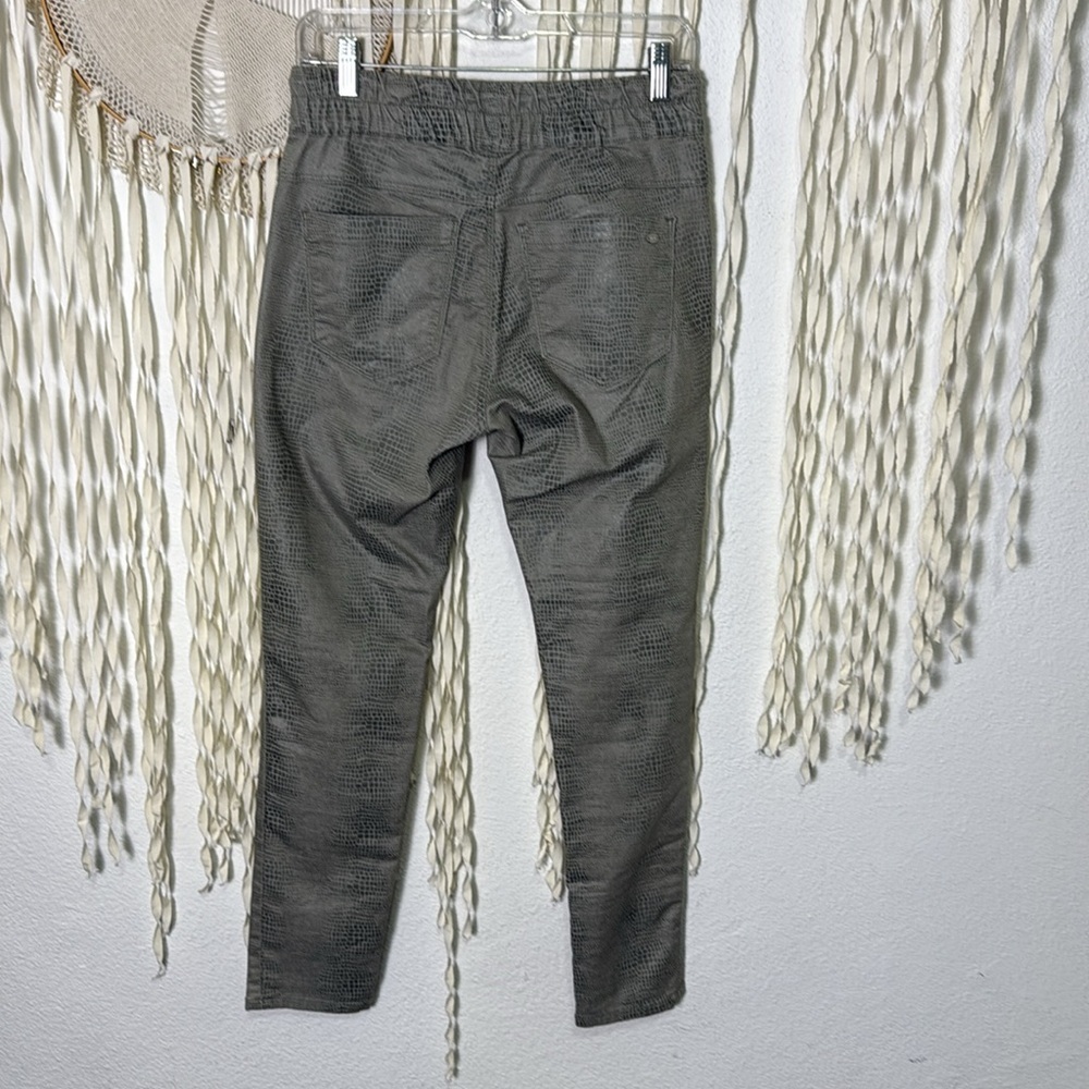 Bevy Flog Green Snake Print Shely Pant Size 27 - image 4